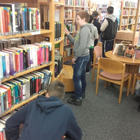 Klasse 6c in der Stadtbibliothek Bruchsal