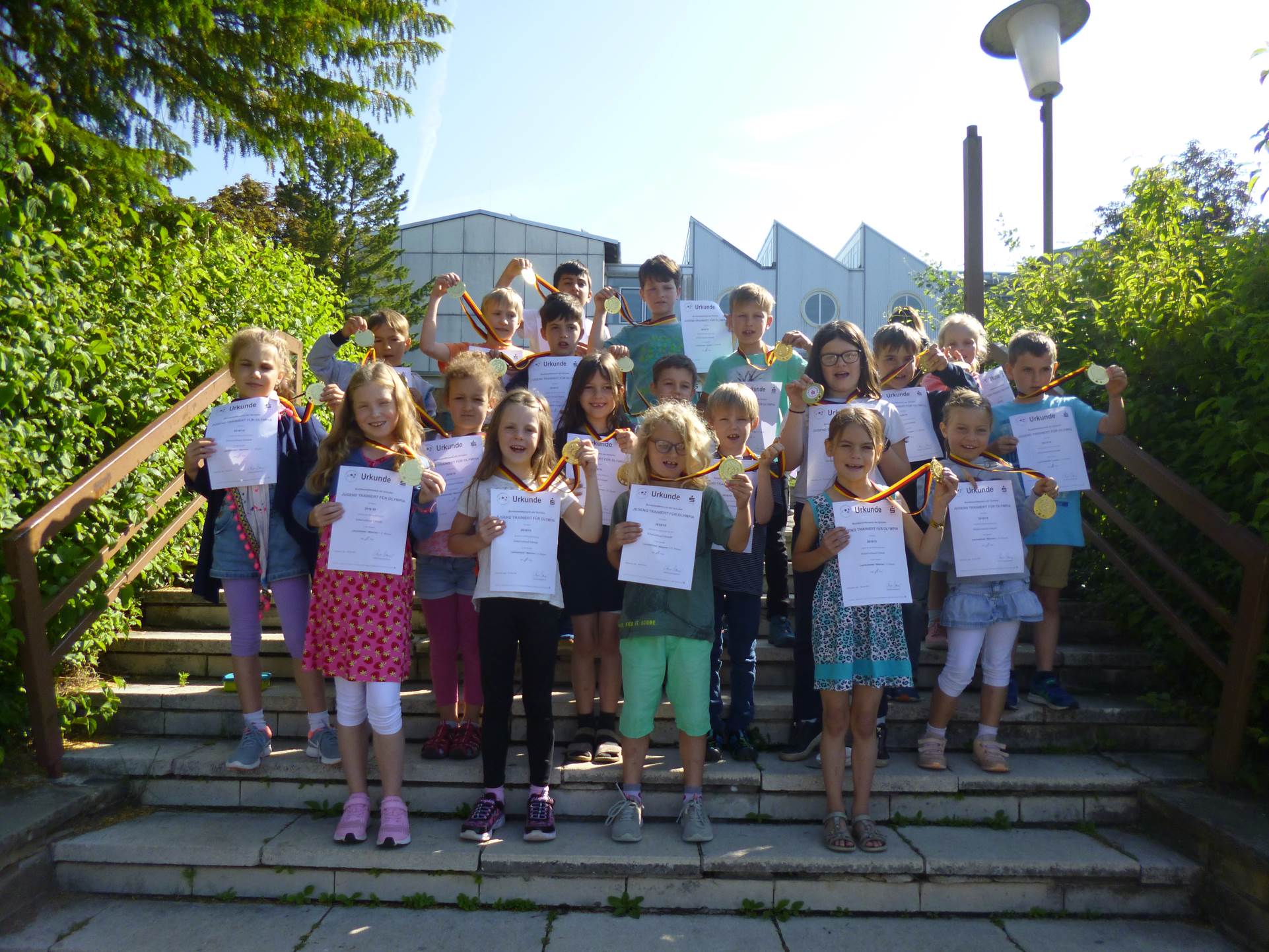 Erfolgreiche Teilnahme der Grundschule beim Kreisfinale ‘’Jugend trainiert für Olympia’’ Leichtathletik