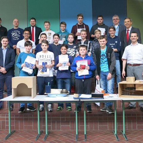 Feierliche Übergabe der Siegerurkunden und Preise an die Gewinner des Schülerinnovationswettbewerbs der Michael Koch GmbH in Zusammenarbeit mit der Verbundschule in Ubstadt-Weiher