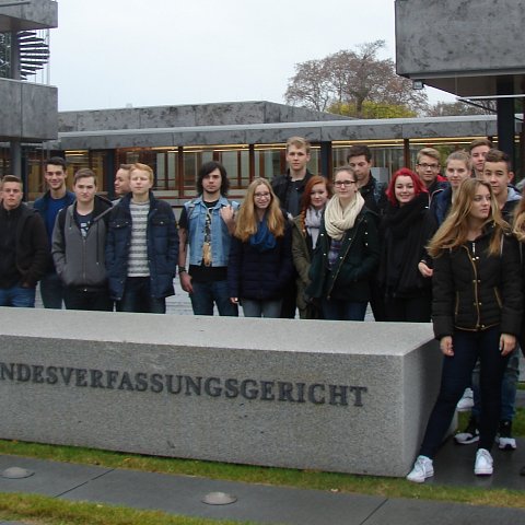 Alfred-Delp-Realschüler (Kl. 10b) beim Bundesverfassungsgericht in Karlsruhe